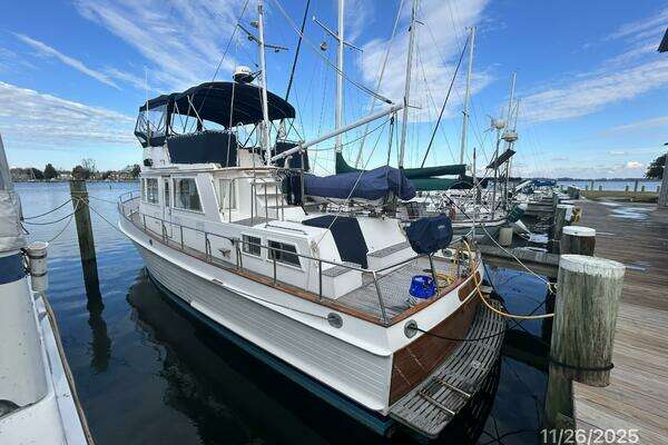 1989 Grand Banks Classic
