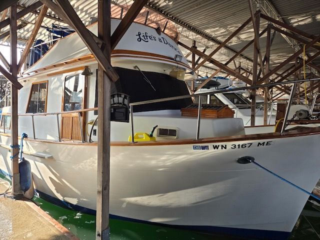 1981 CHB 34 Aft Cabin