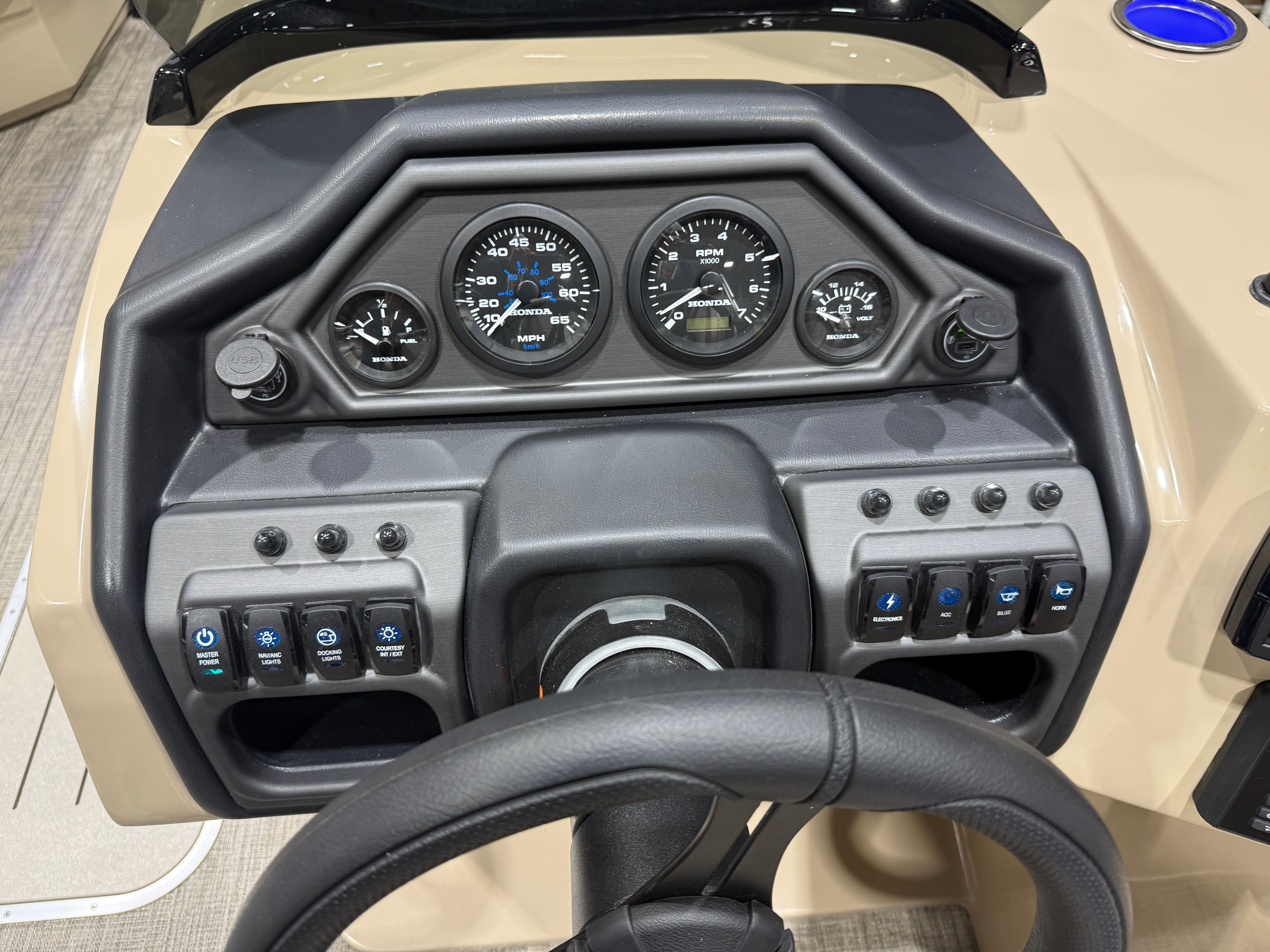 2026 Bentley Pontoons Legacy 223 Navigator Quad Lounge Tritoon & Honda 4-Stroke EFI - 16
