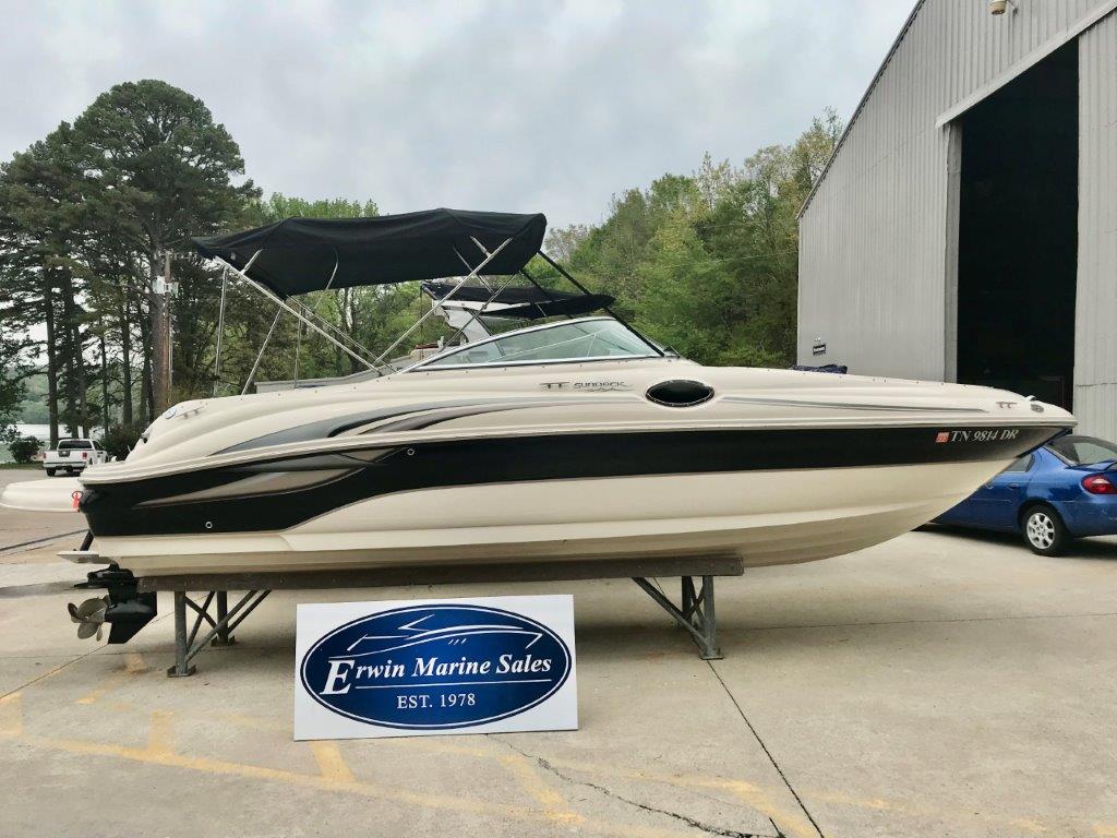 2003 Sea Ray 240 Sundeck