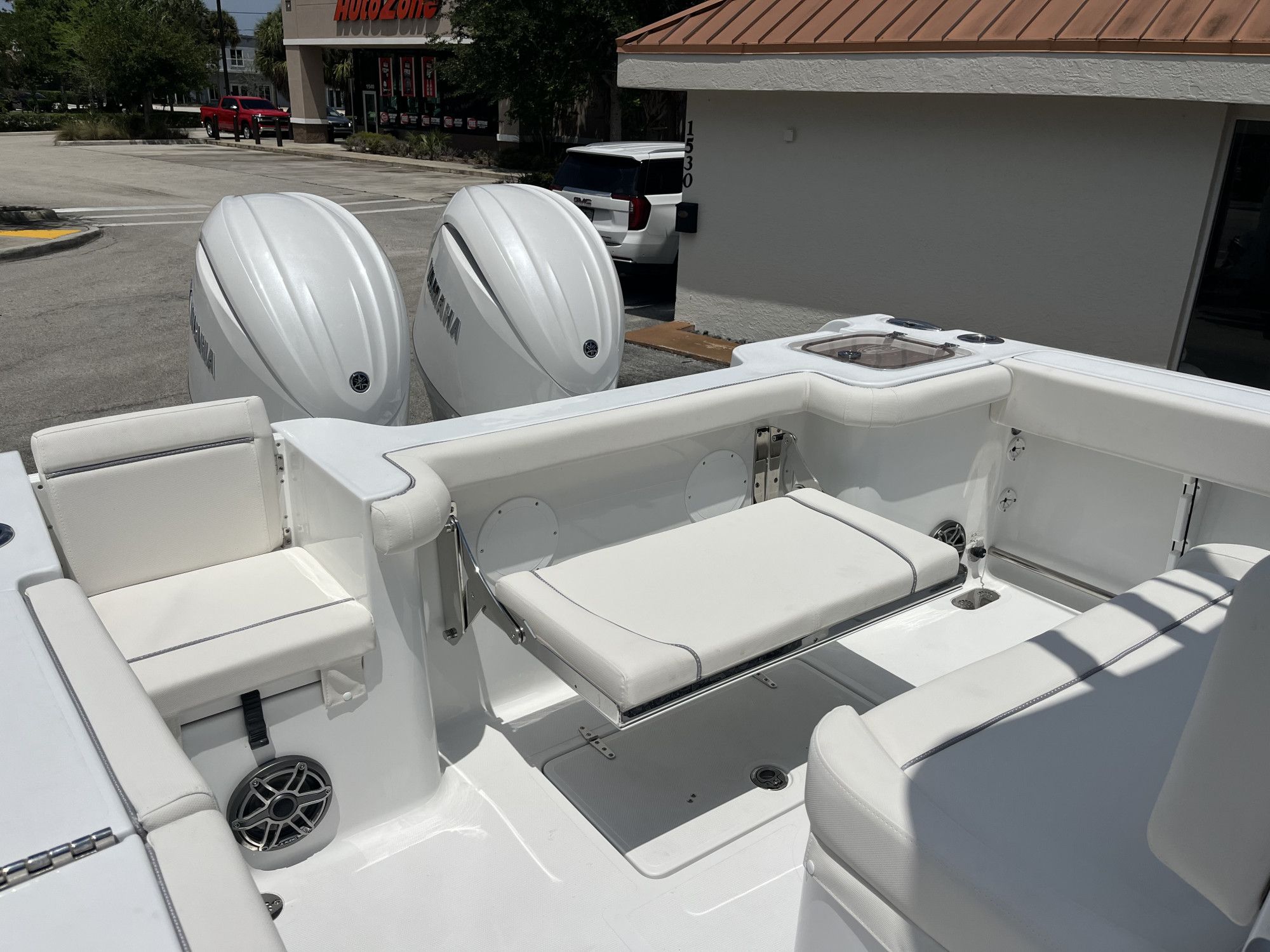 2026 Sea Hunt Gamefish 27 Coffin Box - 28