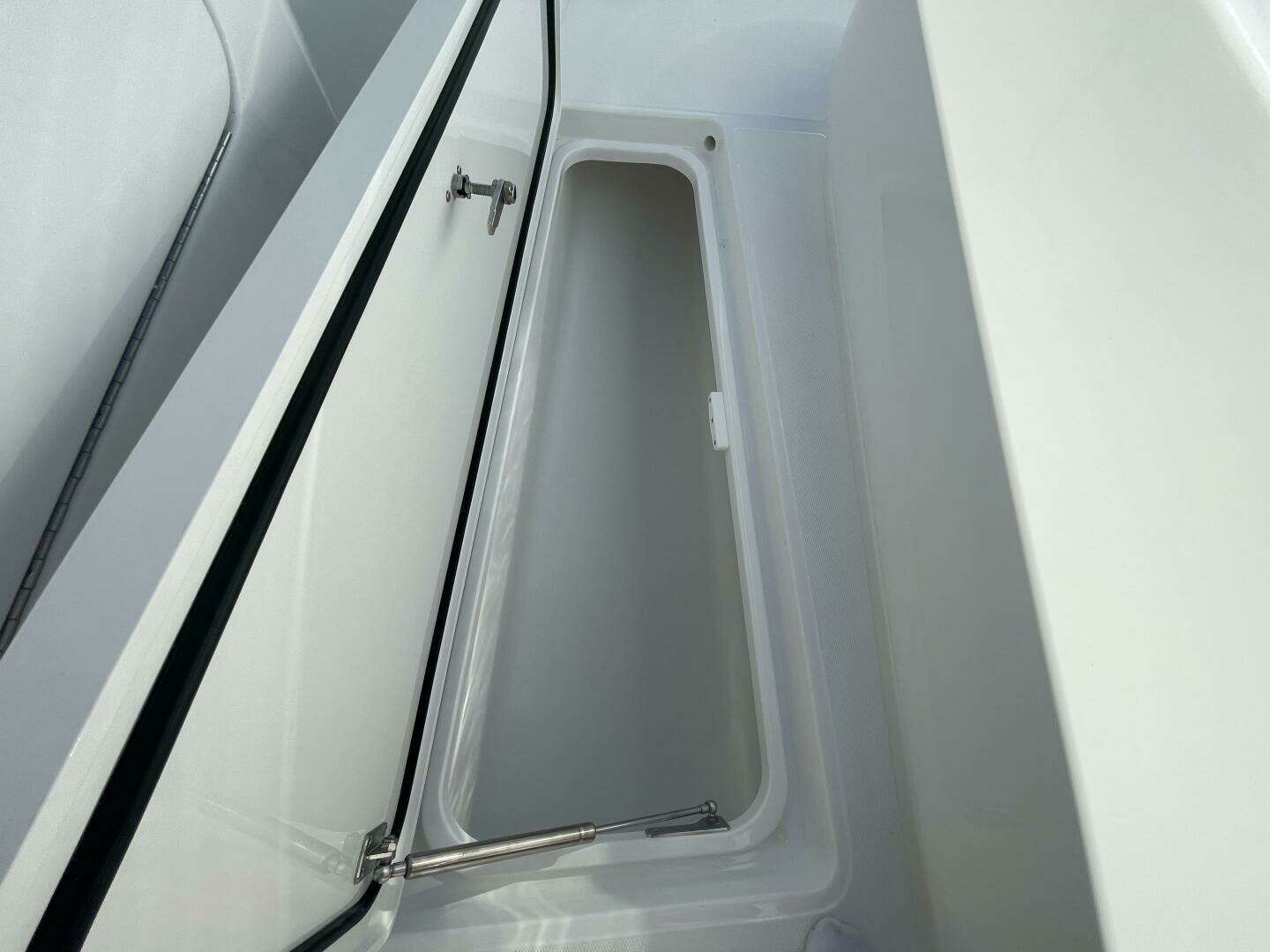 2026 Mag Bay 43 Center Console - Image 82
