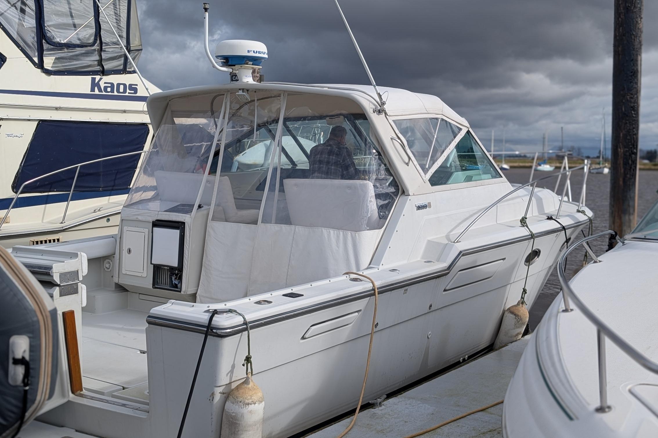 1988 Tiara Yachts 3300 Open