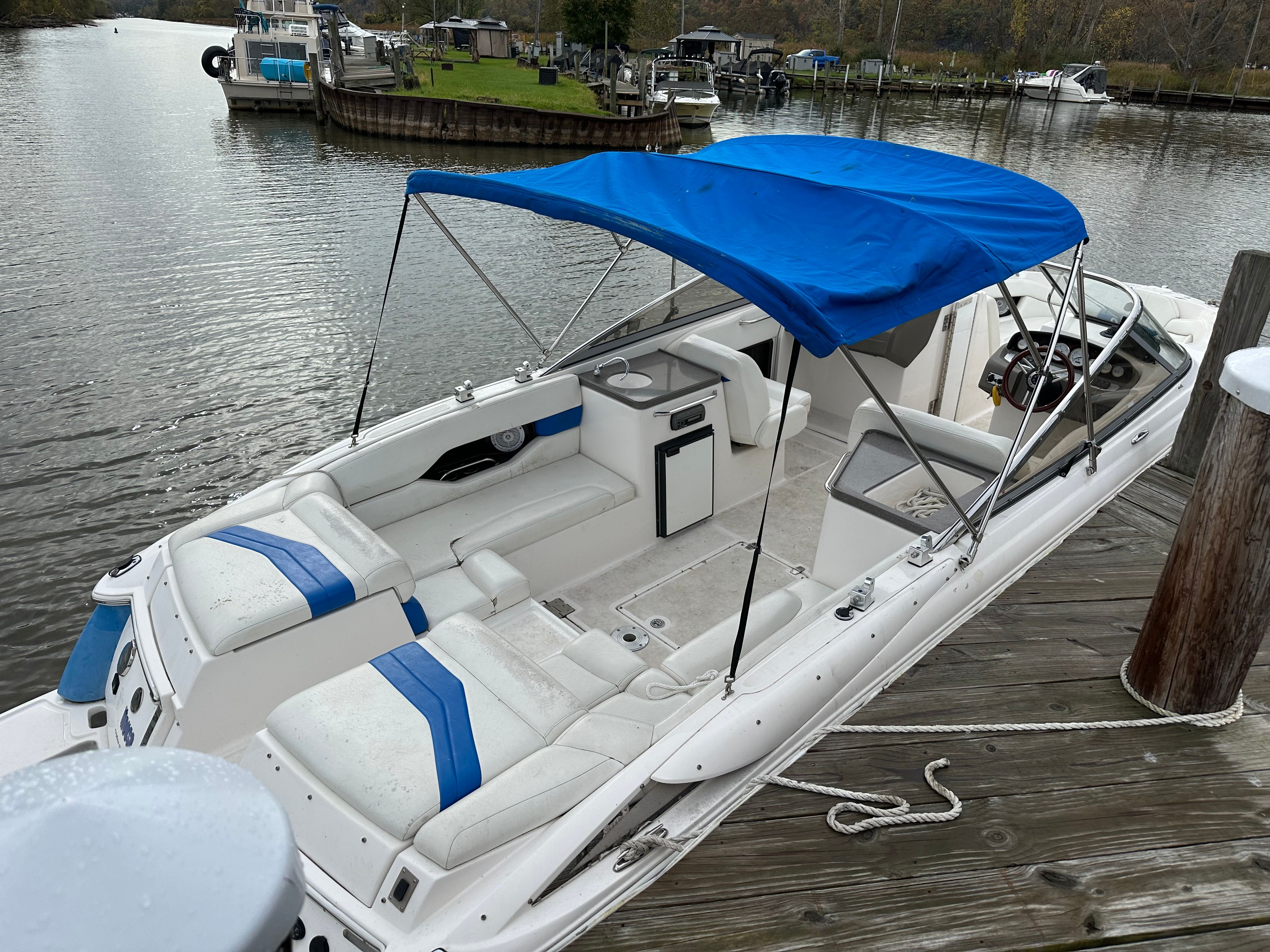 2007 Regal 2700 Bowrider - 10