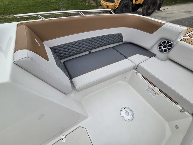 2026 Starcraft SVX 230 DC OB w/250hp and Trailer - 24