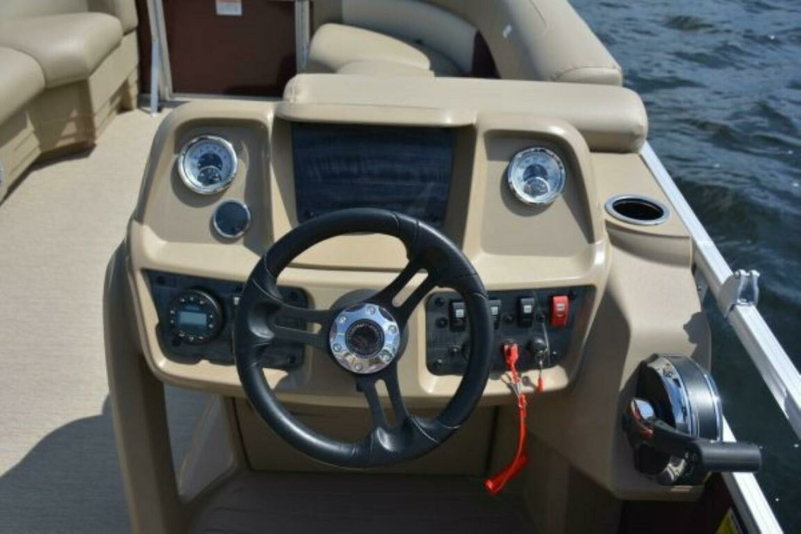 2024 Starcraft LX 20 R - Image 12