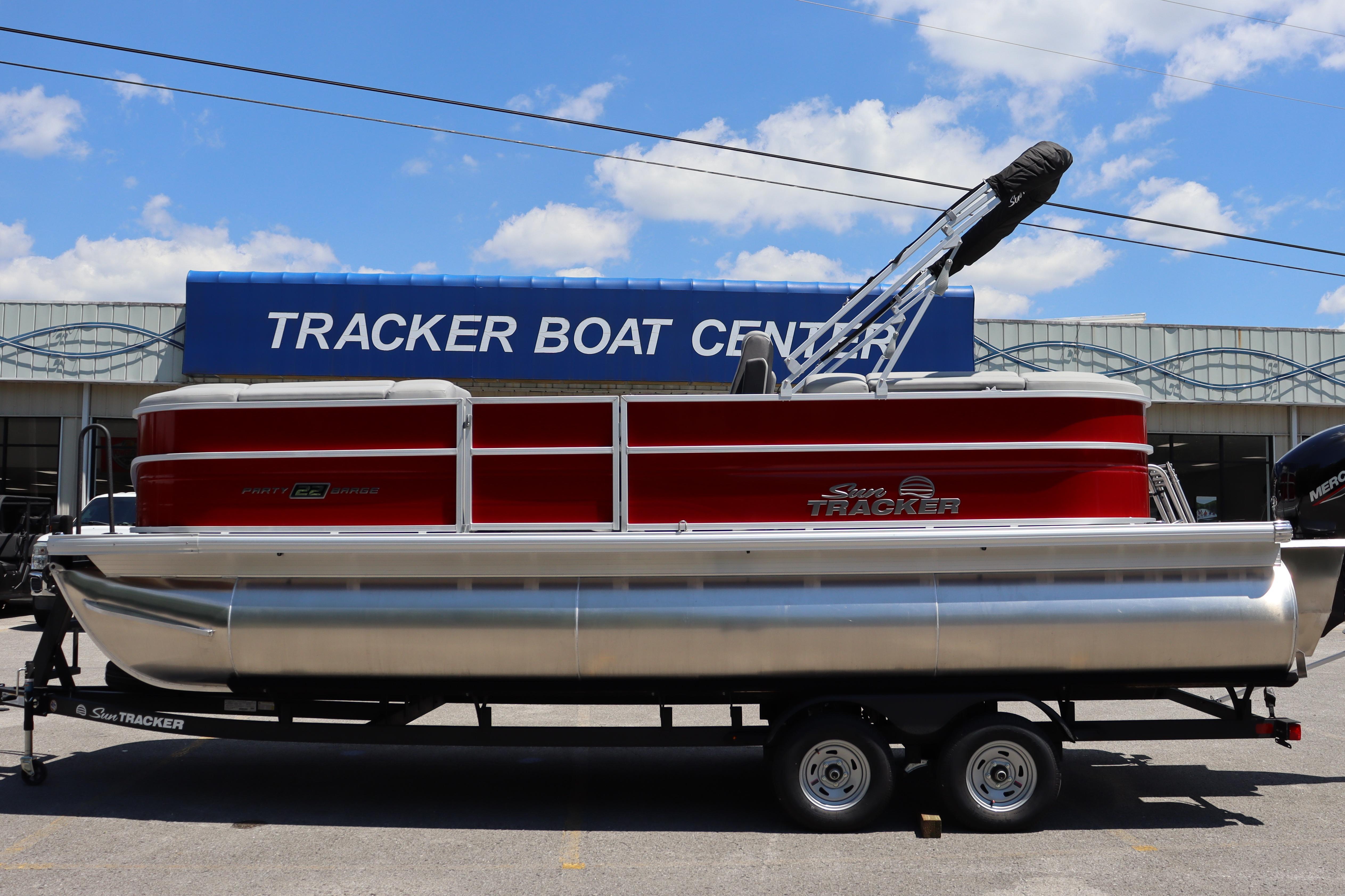 2026 Sun Tracker Party Barge 22 XP3