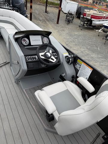 2023 Godfrey Monaco 255 RL - Mercury 400 Verado - 6