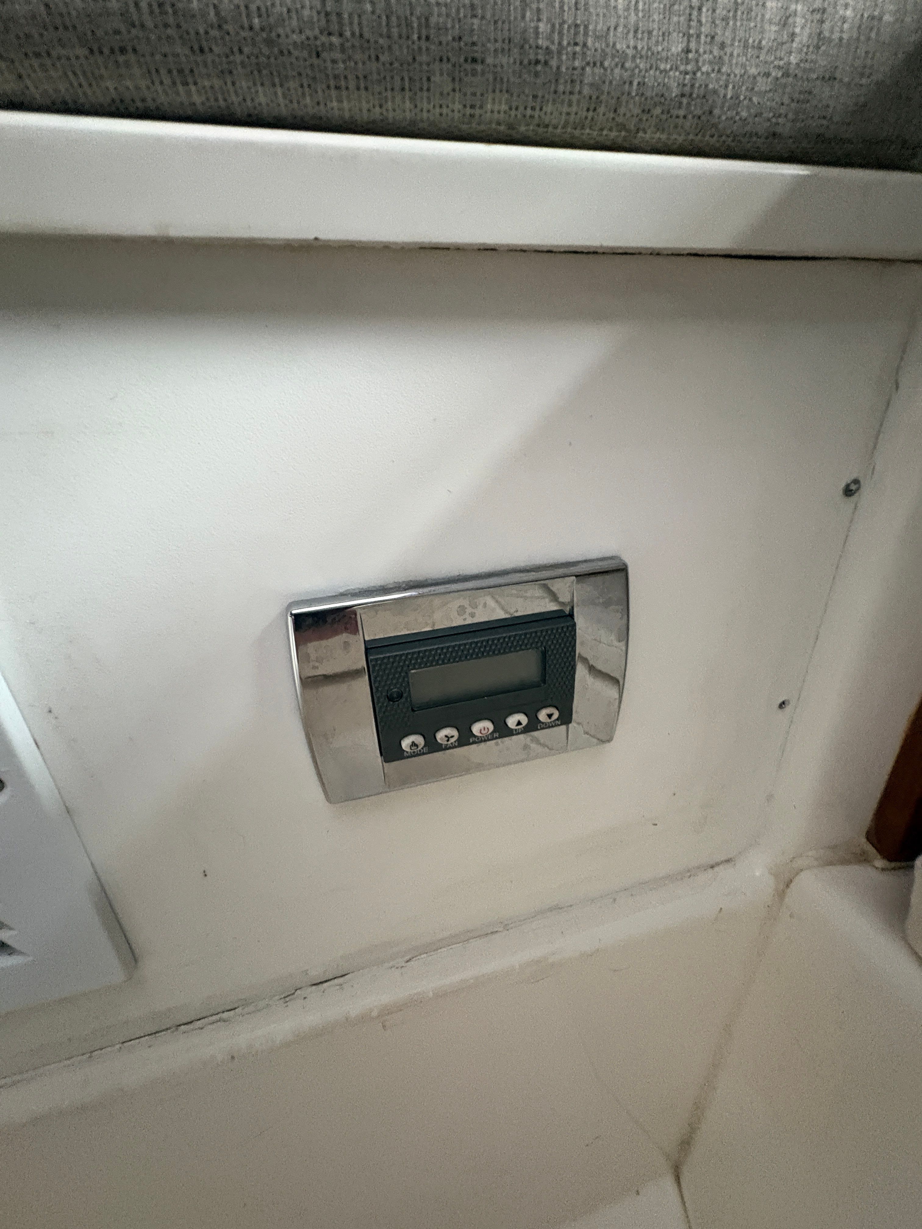 2002 Intrepid 322 Cuddy Center Console - 60