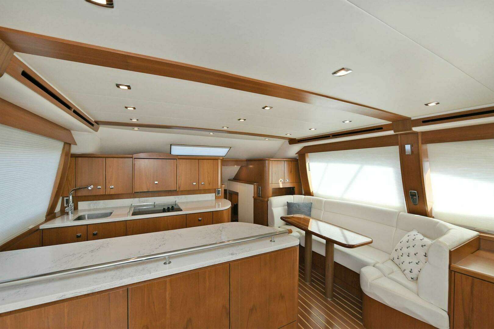 2015 Tiara Yachts 48 Convertible - Image 16