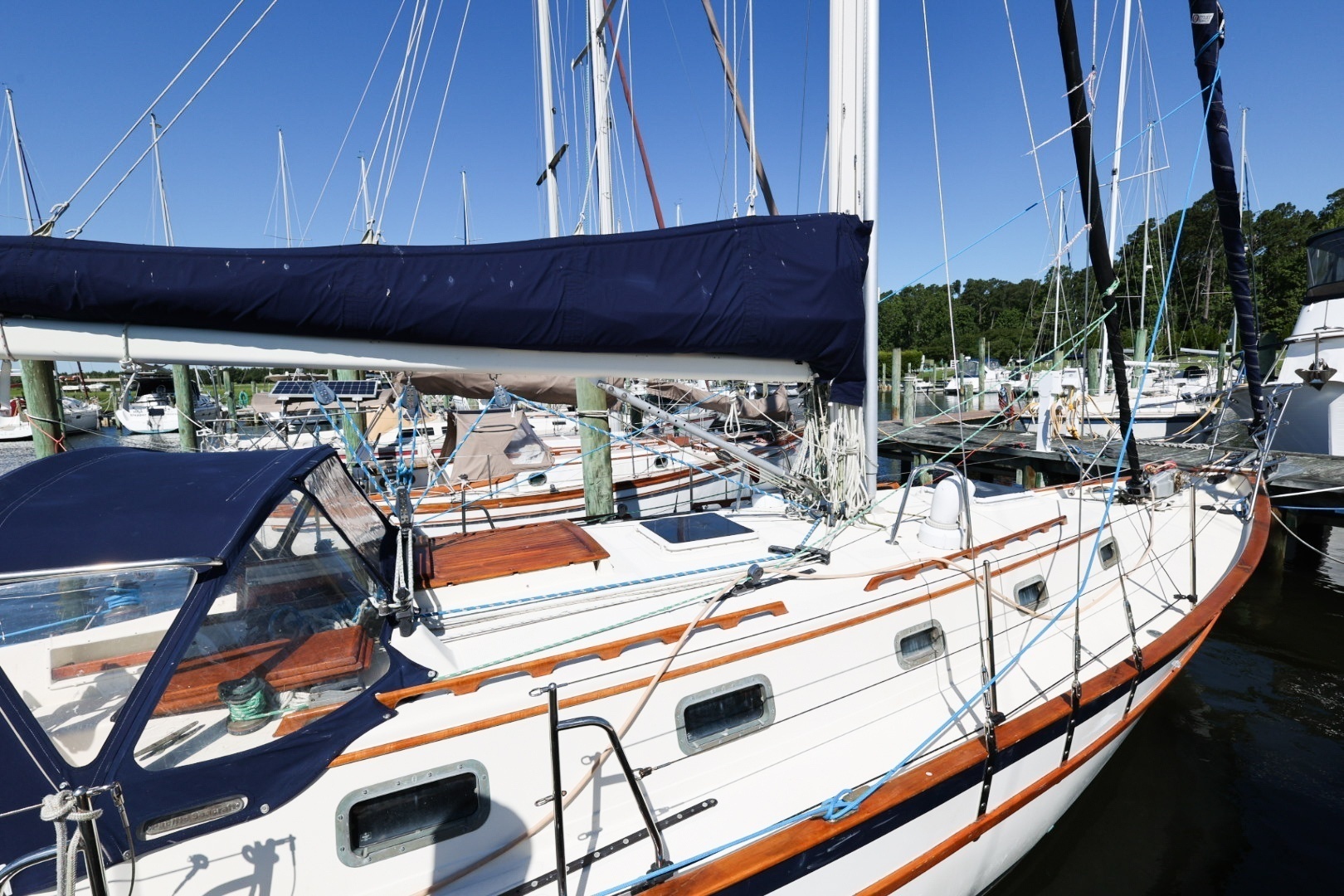 1998 Pacific Seacraft 37 - Image 3