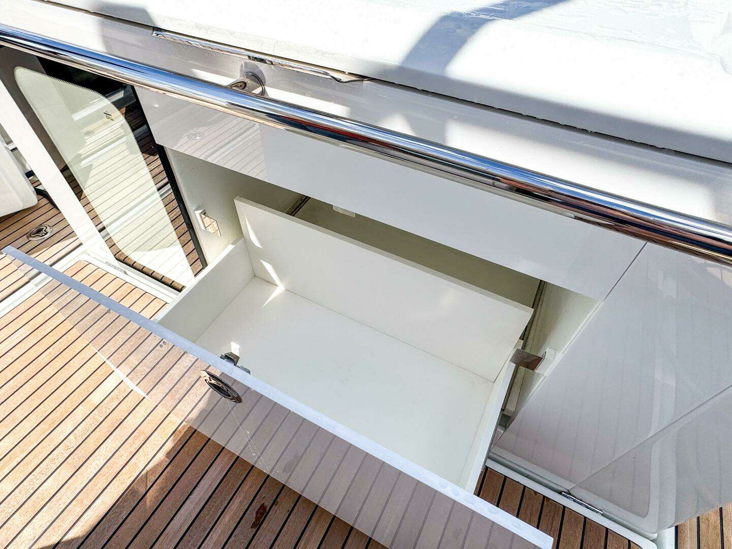 2025 Wellcraft 38 Explorer - Image 16