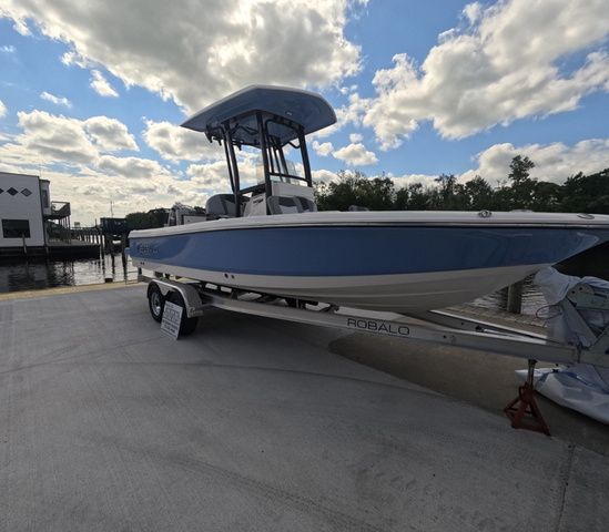 2026 Robalo Cayman 226 In Stock Trailer Included - 2