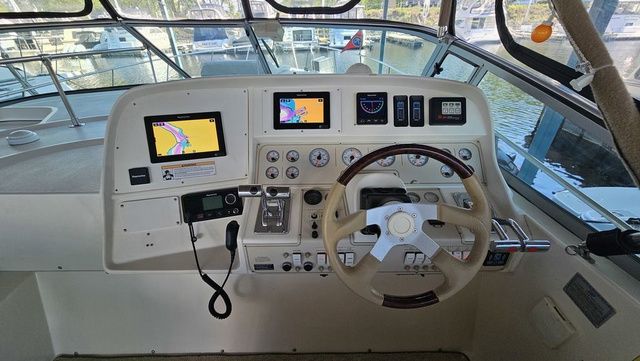 1996 Cruisers Yachts 3570 Esprit - 12