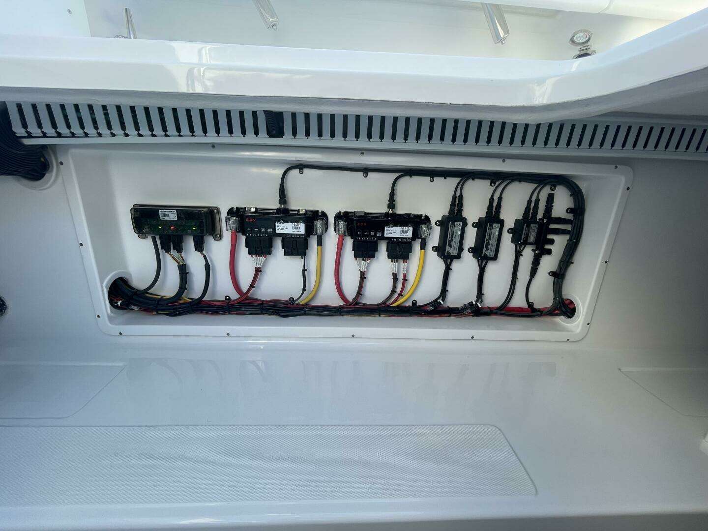 2026 Mag Bay 43 Center Console - Image 20