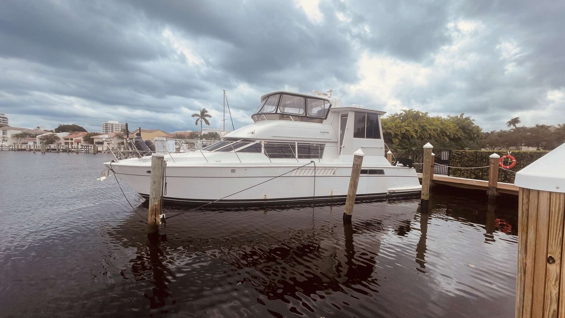 1997 CARVER YACHTS 500 COCKPIT MY - Image 7