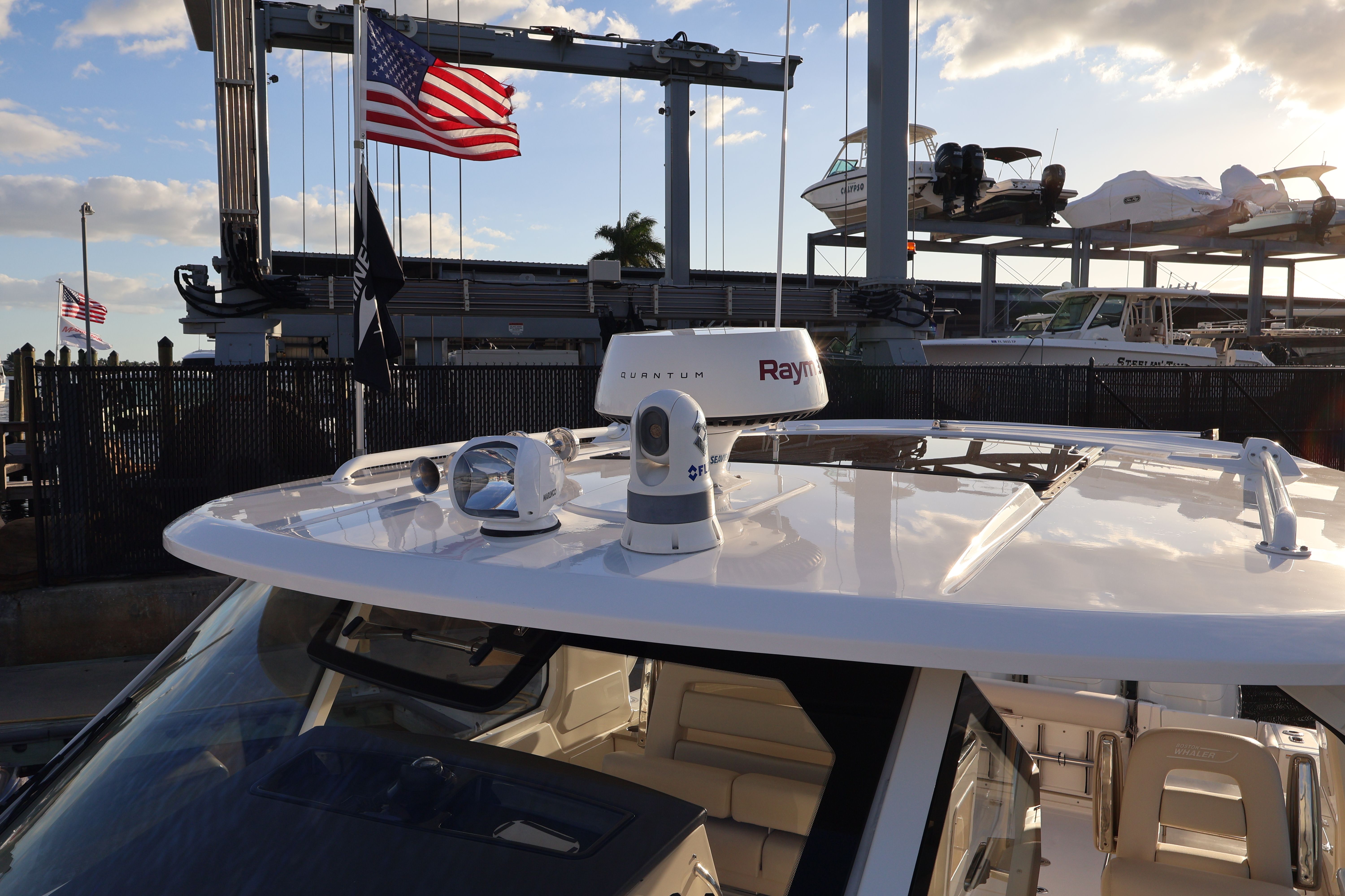 2019 Boston Whaler 380 Realm - 31