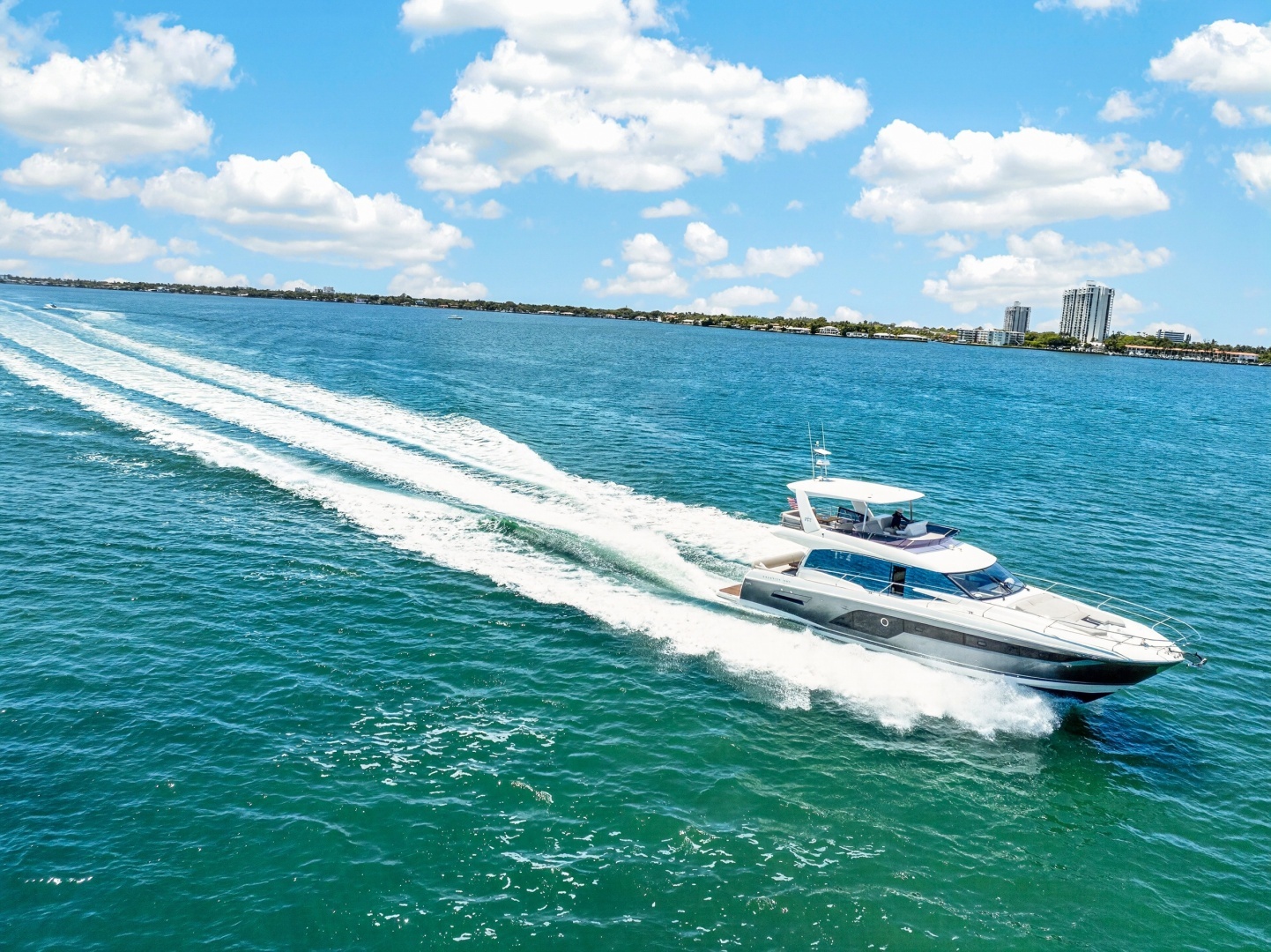 2023 Prestige 590 - Image 2