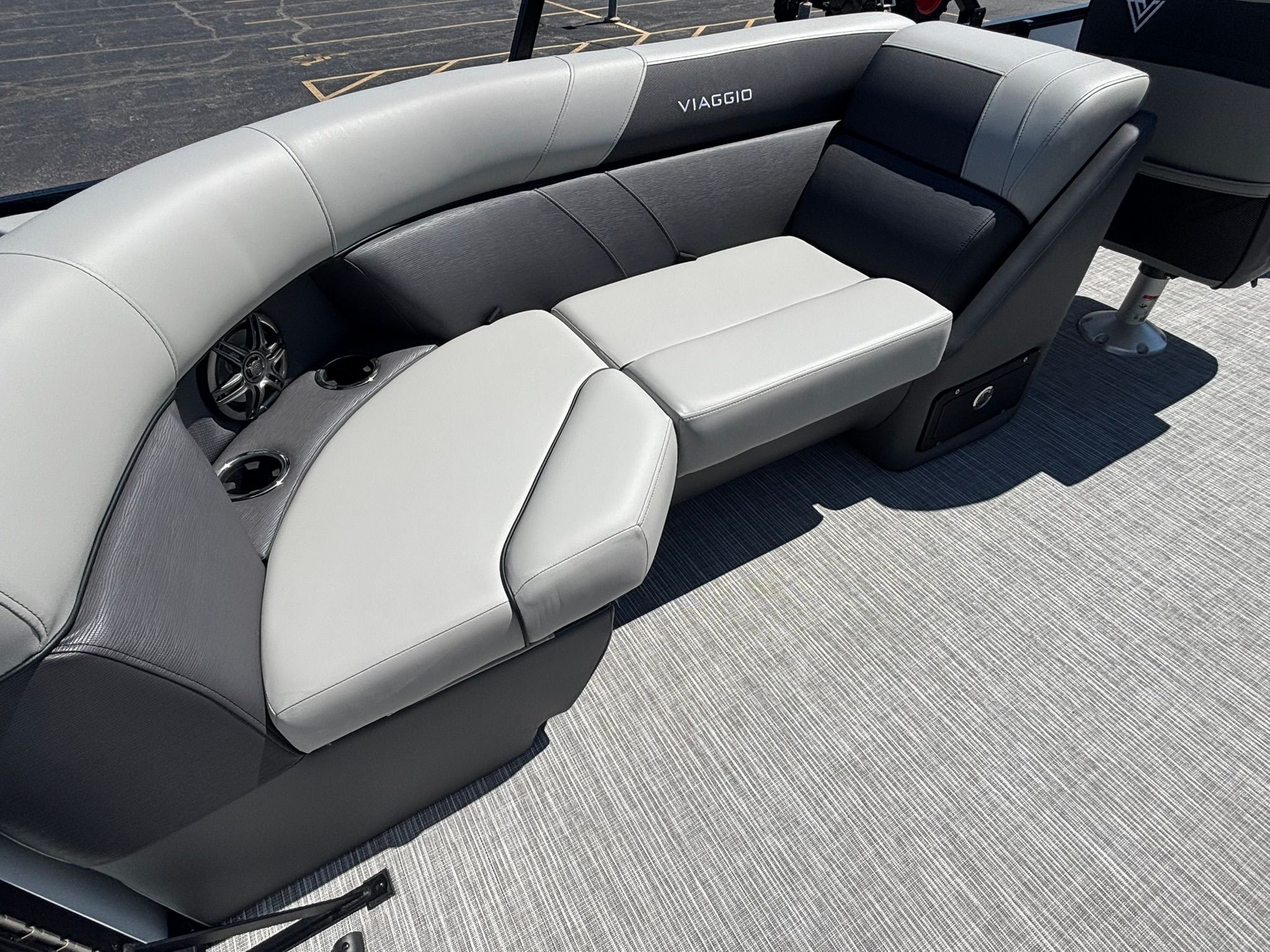 2026 Viaggio V22U - 26