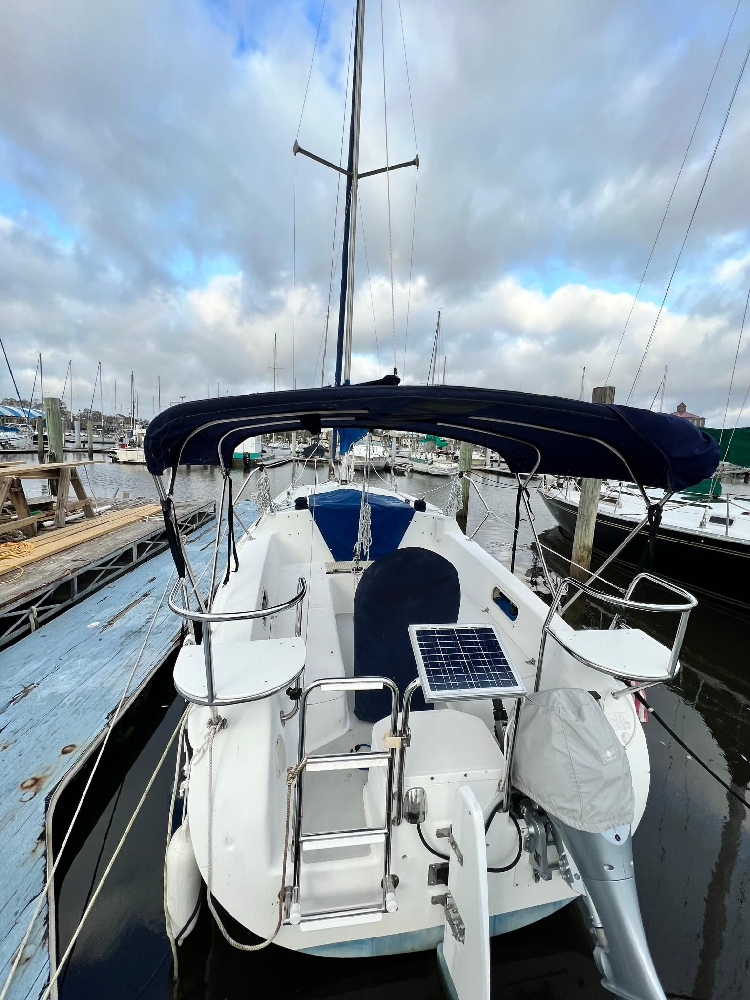 2005 Catalina C250 - 11