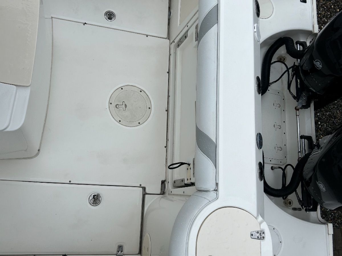 2008 Boston Whaler 240 Outrage - 10