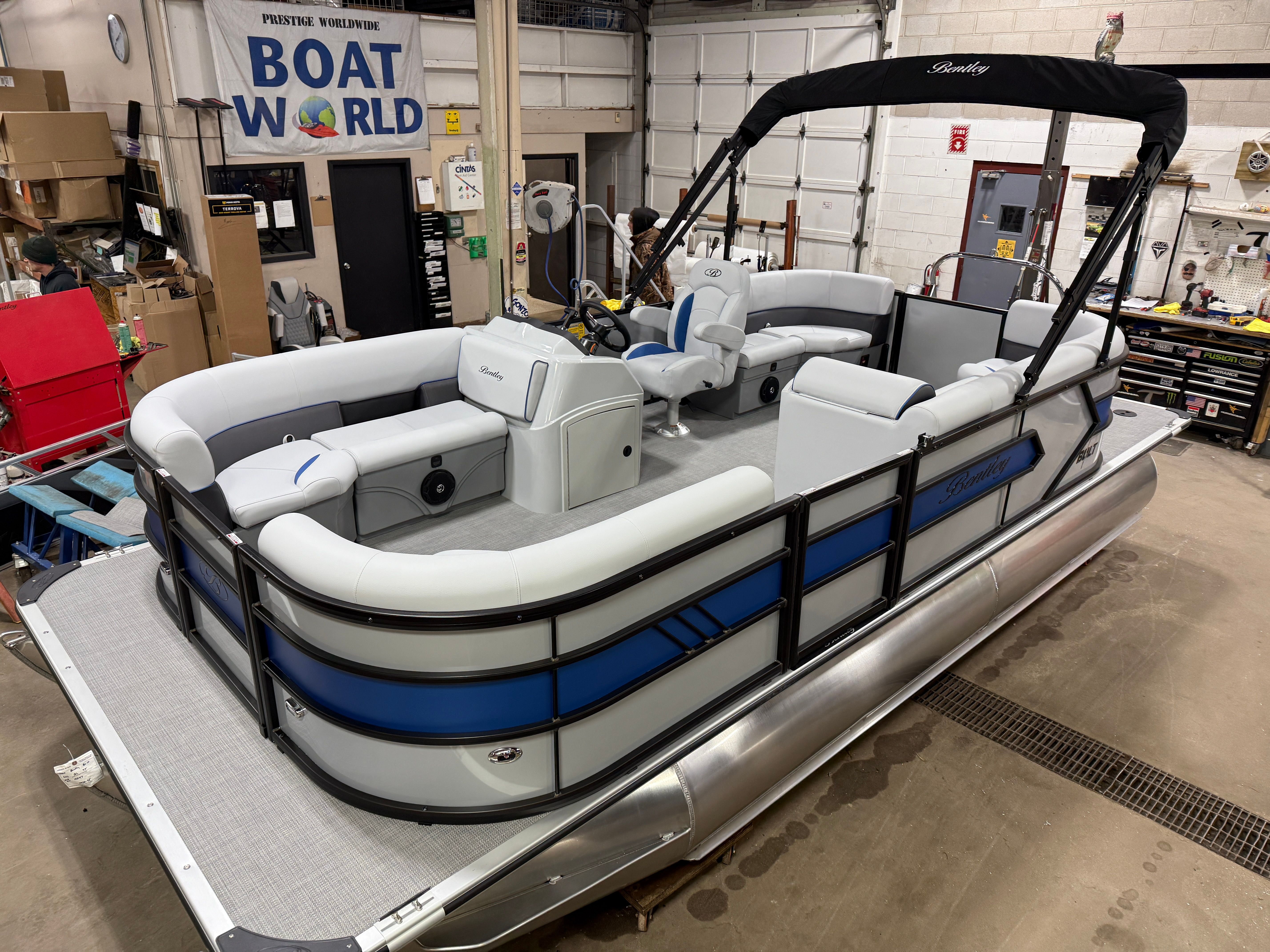 2025 Bentley Pontoons Bolt 150HP 203 Tritoon $41995