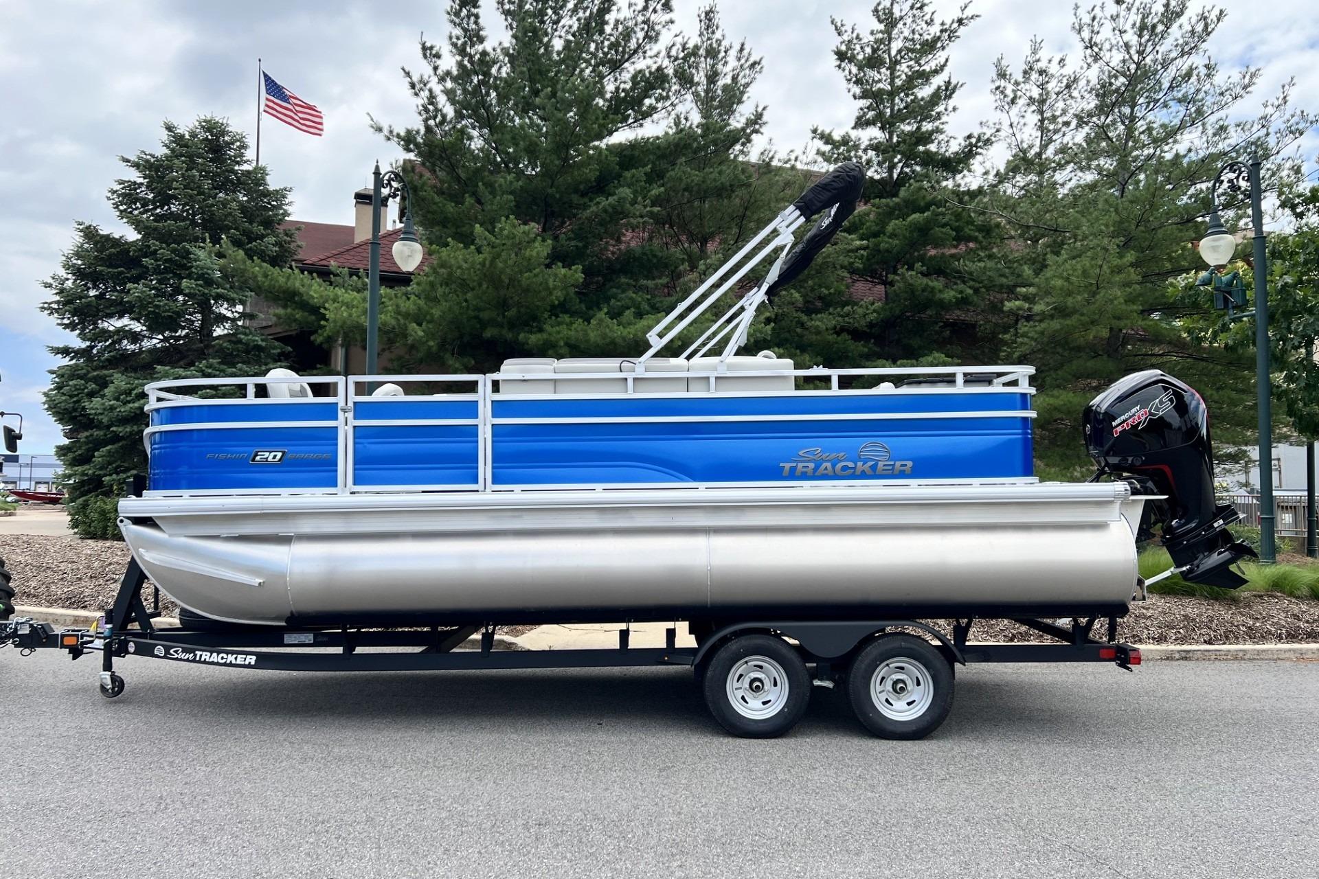 2026 Sun Tracker Fishin' Barge 20 DLX