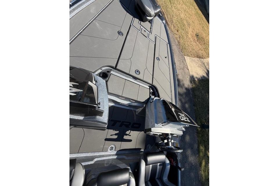 2026 Nitro Z20 XL Pro boat deck with sleek design and modern features.