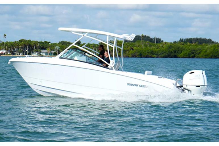 2026 Twin Vee 240 GFX DC