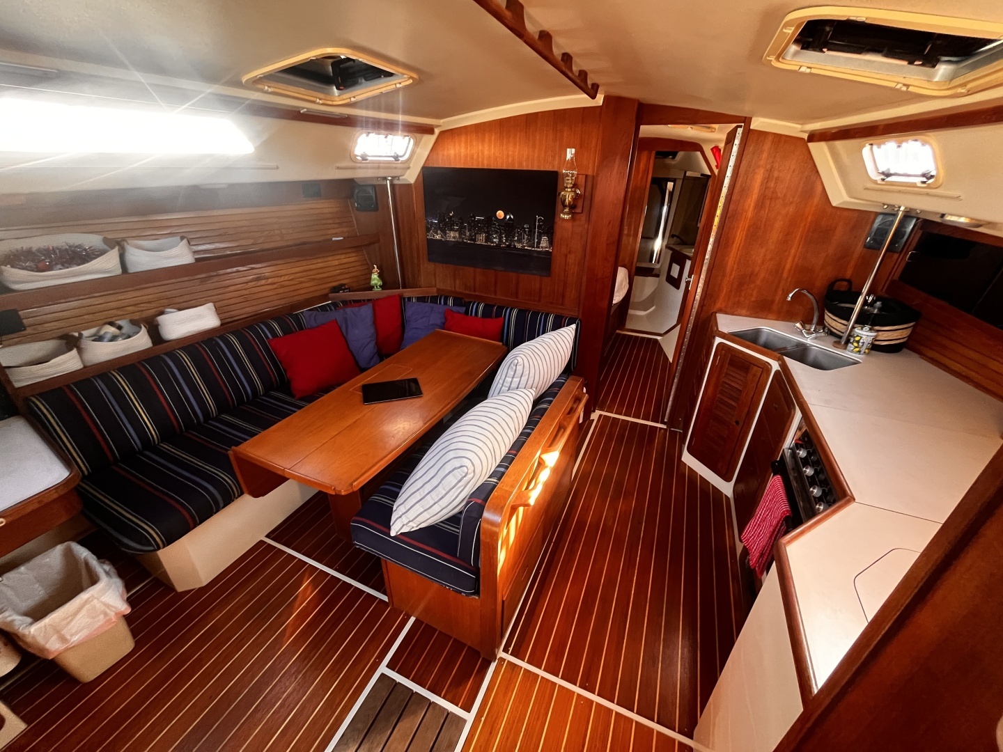 1990 Catalina 42 - Image 12