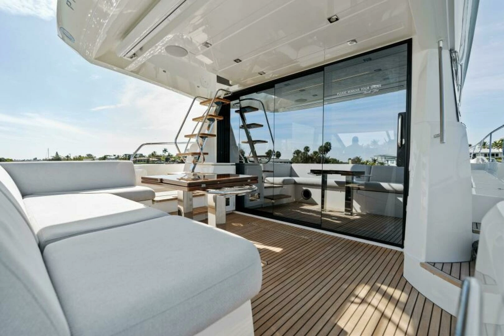 2020 Prestige 520 Flybridge - Image 2