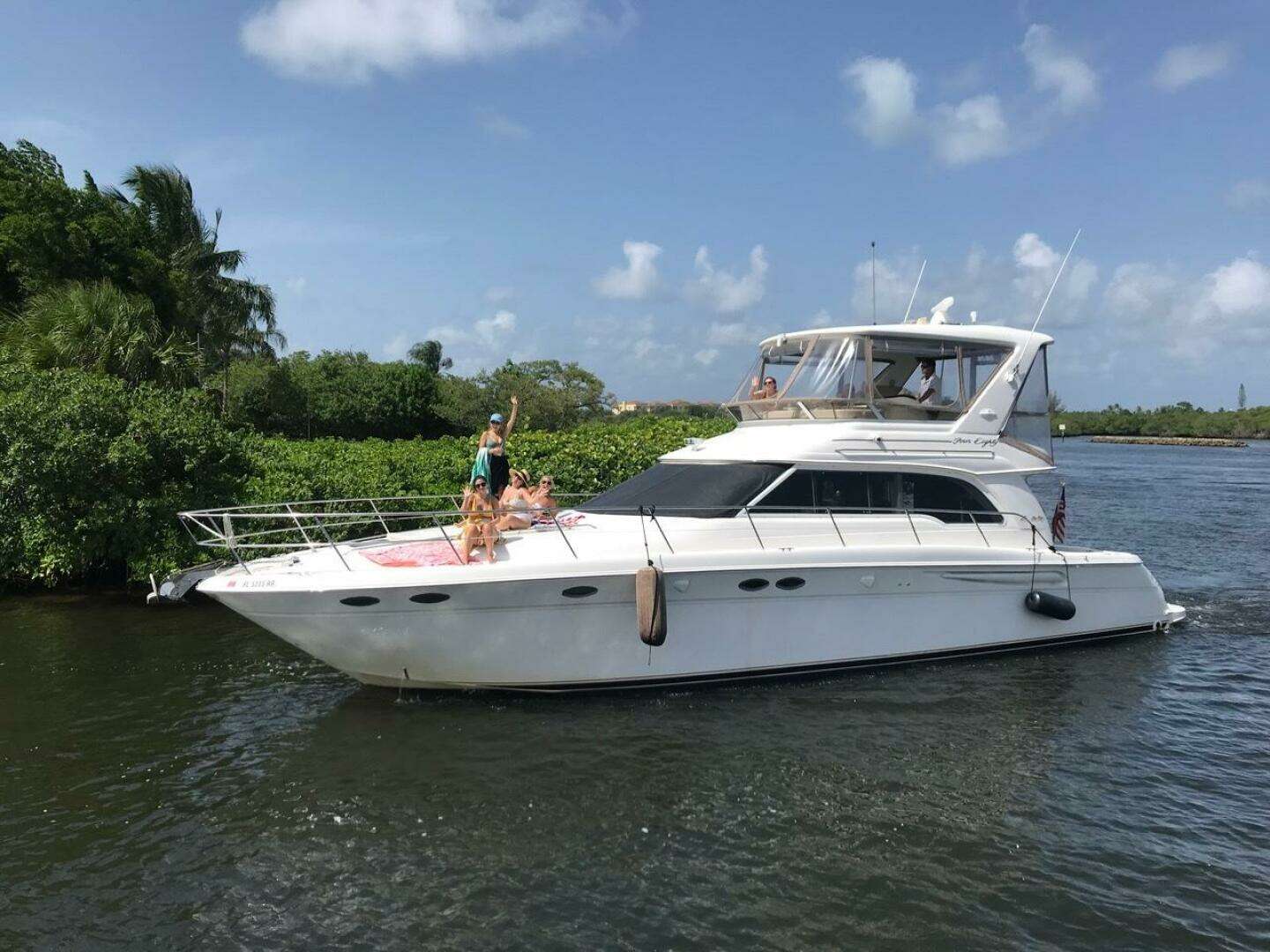 1998 Sea Ray 480 Sedan Bridge - Image 2