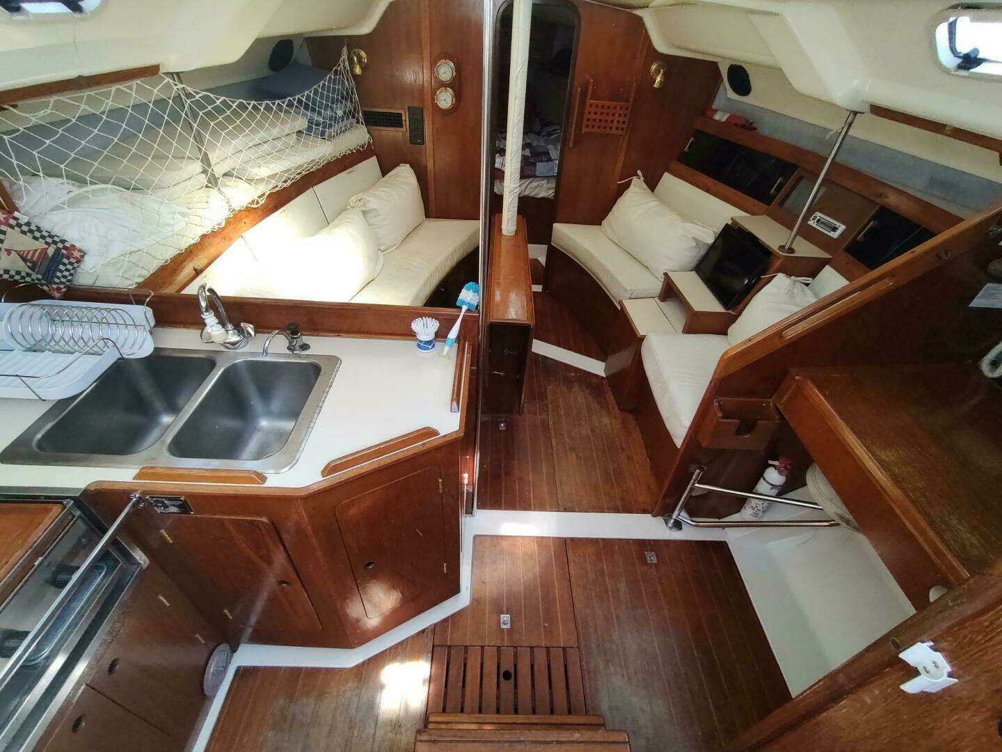 1987 Hunter 37 Legend - Image 22