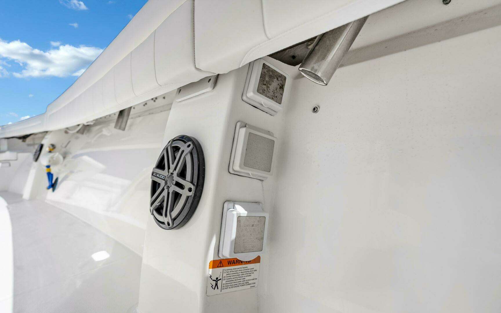 2018 Regulator 41 Center Console - Image 64