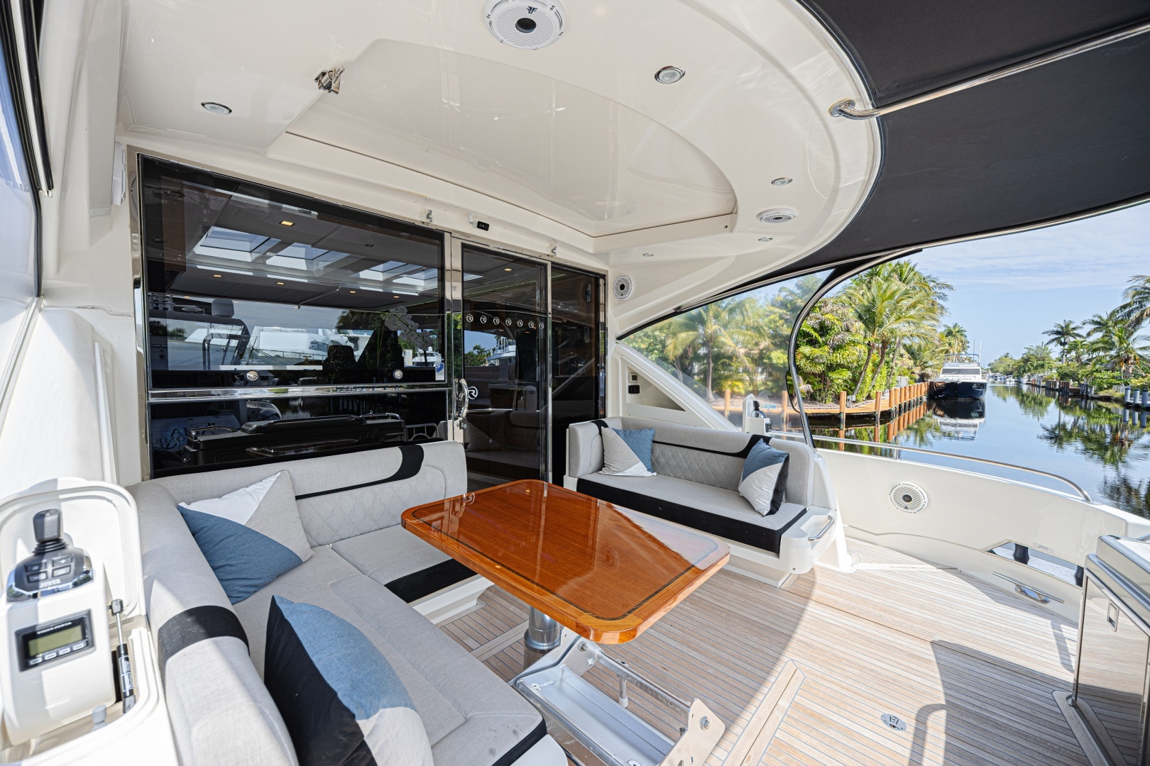 2021 Riviera 6000 Motor Yacht - Image 11