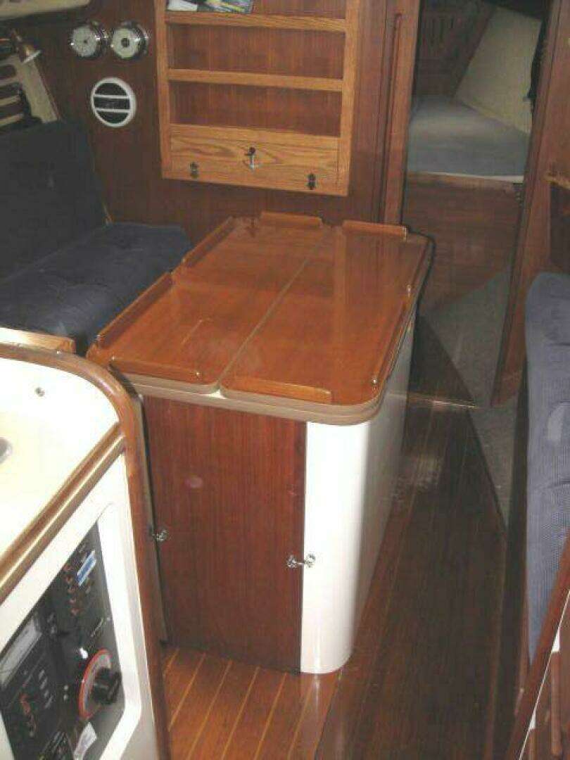 1984 Freedom 29 - Image 5