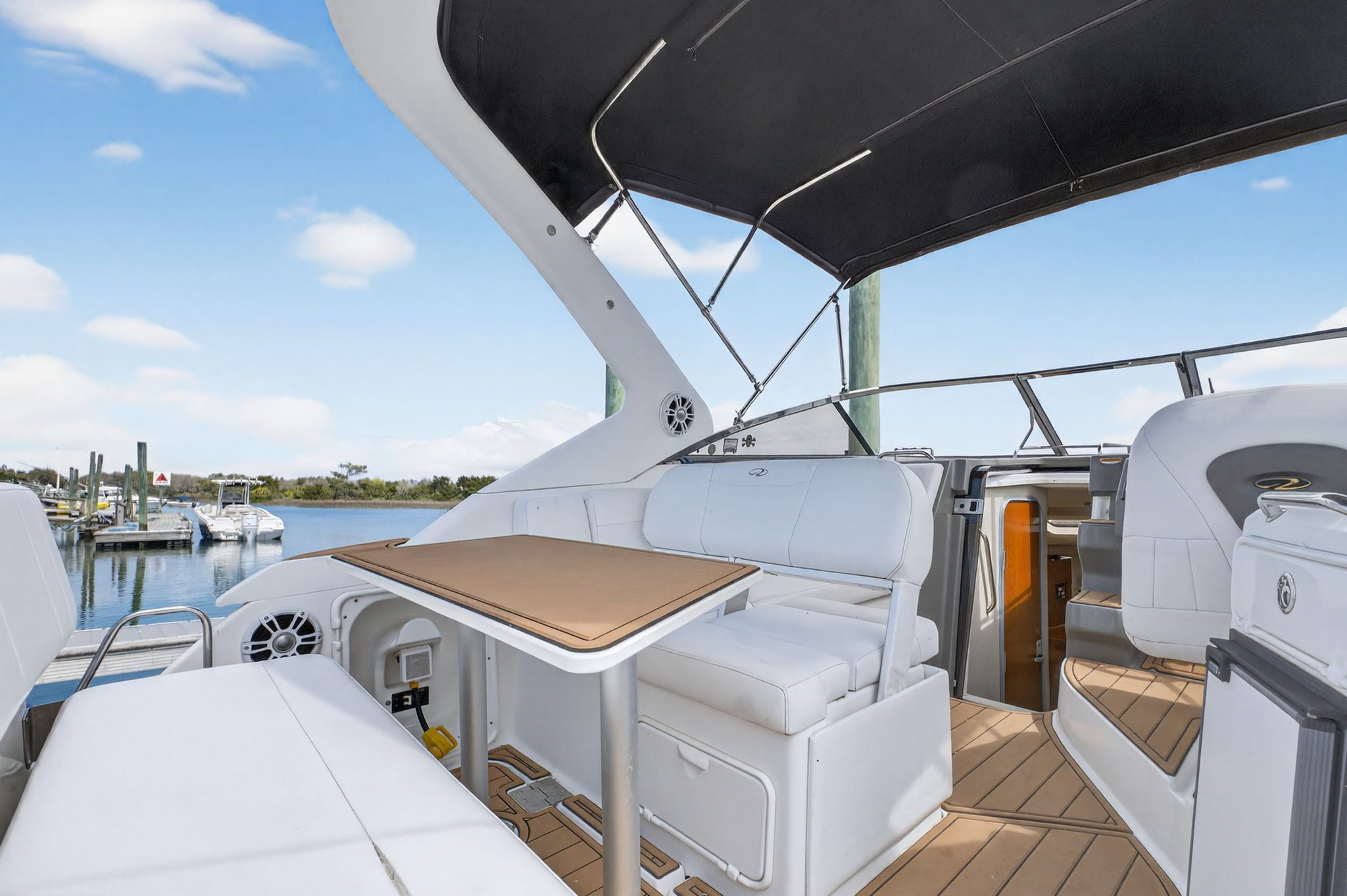 2007 Regal 2860 Window Express - 16