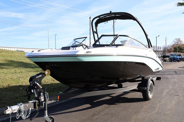 2026 Yamaha Boats AR 195 BOTH COLORS AVAILABLE - 5