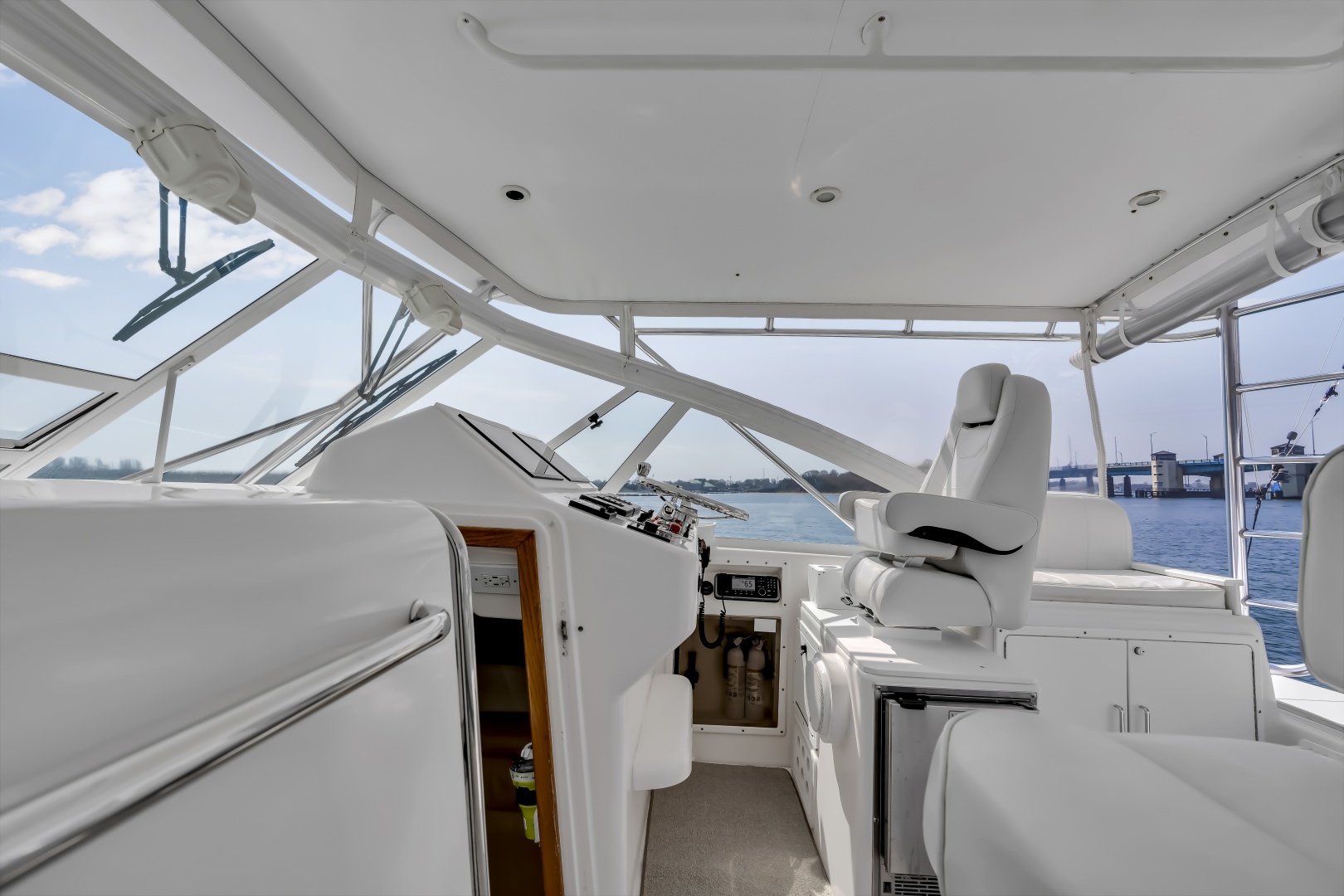2005 Cabo 35 Express - Image 41
