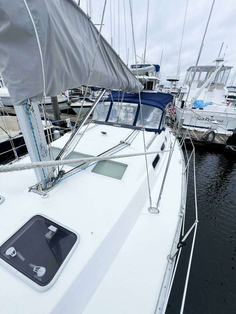 2007 Beneteau 373 - Image 16
