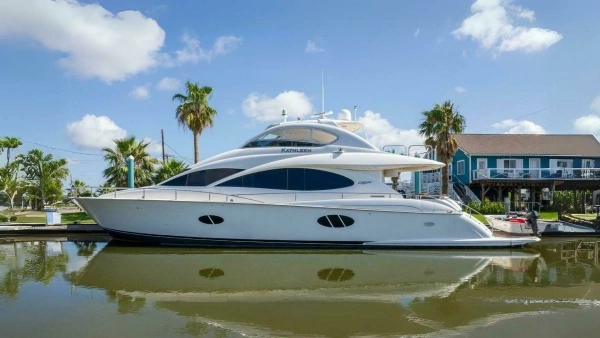 2007 Lazzara Yachts 74 Motor Yacht