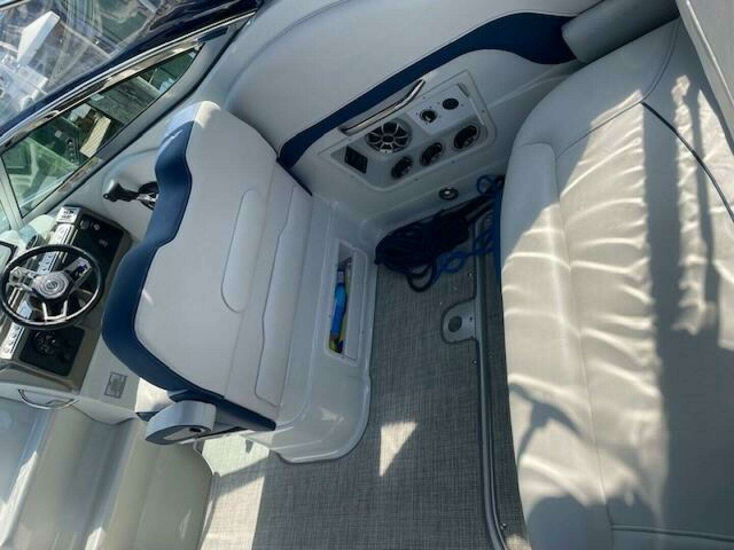 2023 Crownline — - Image 33