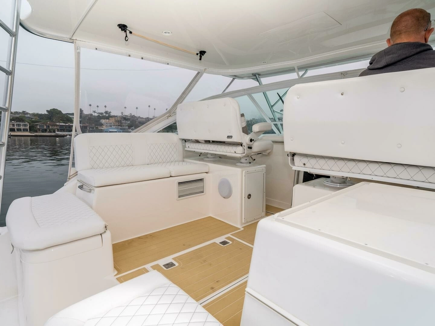 2008 Cabo 38 Express - Image 18