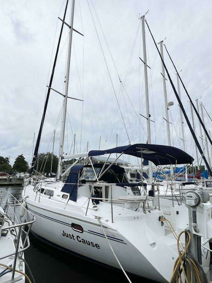 2007 Catalina 350 MK II - Image 2