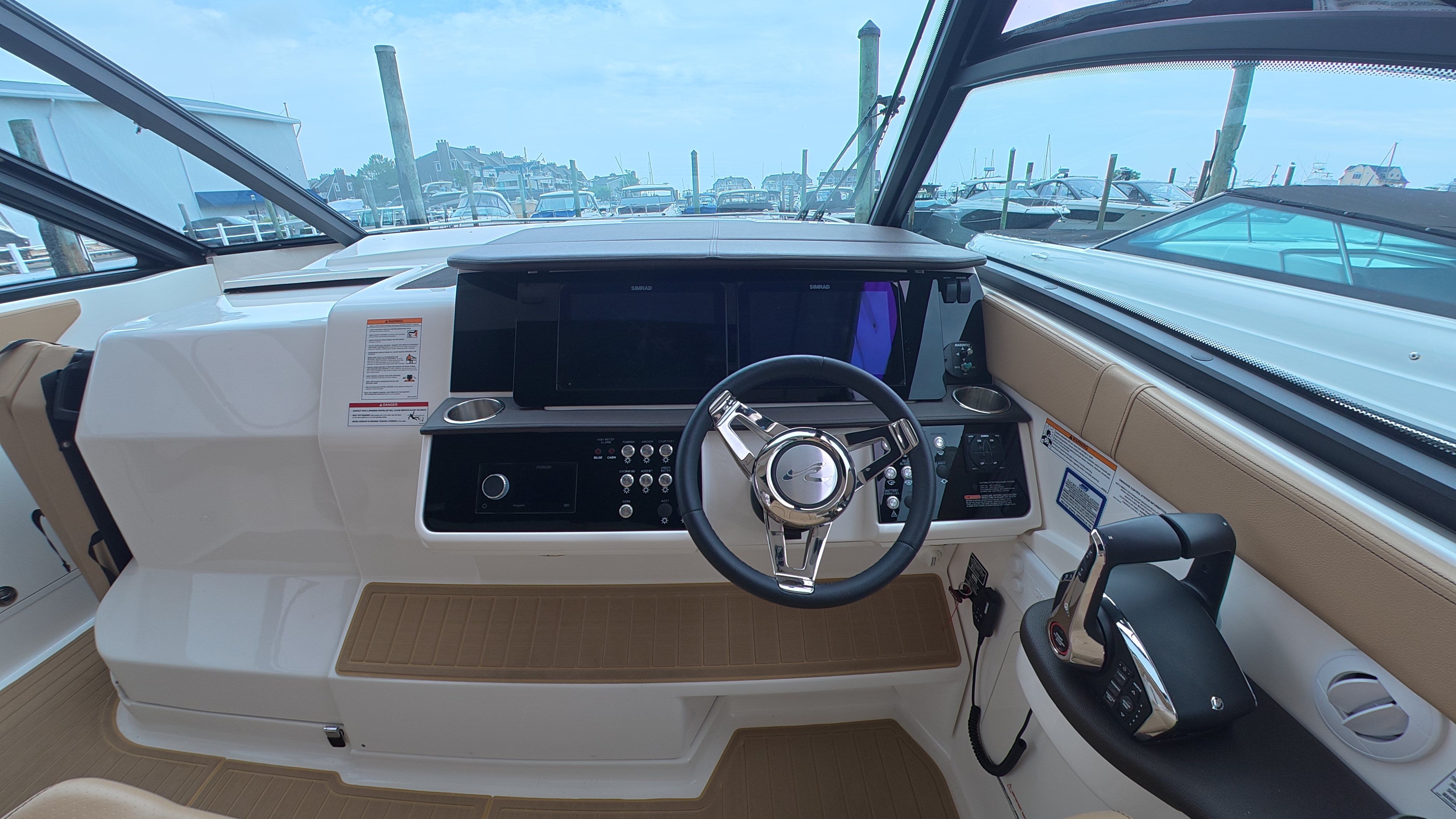 2025 Sea Ray Sundancer 320 Outboard - 21
