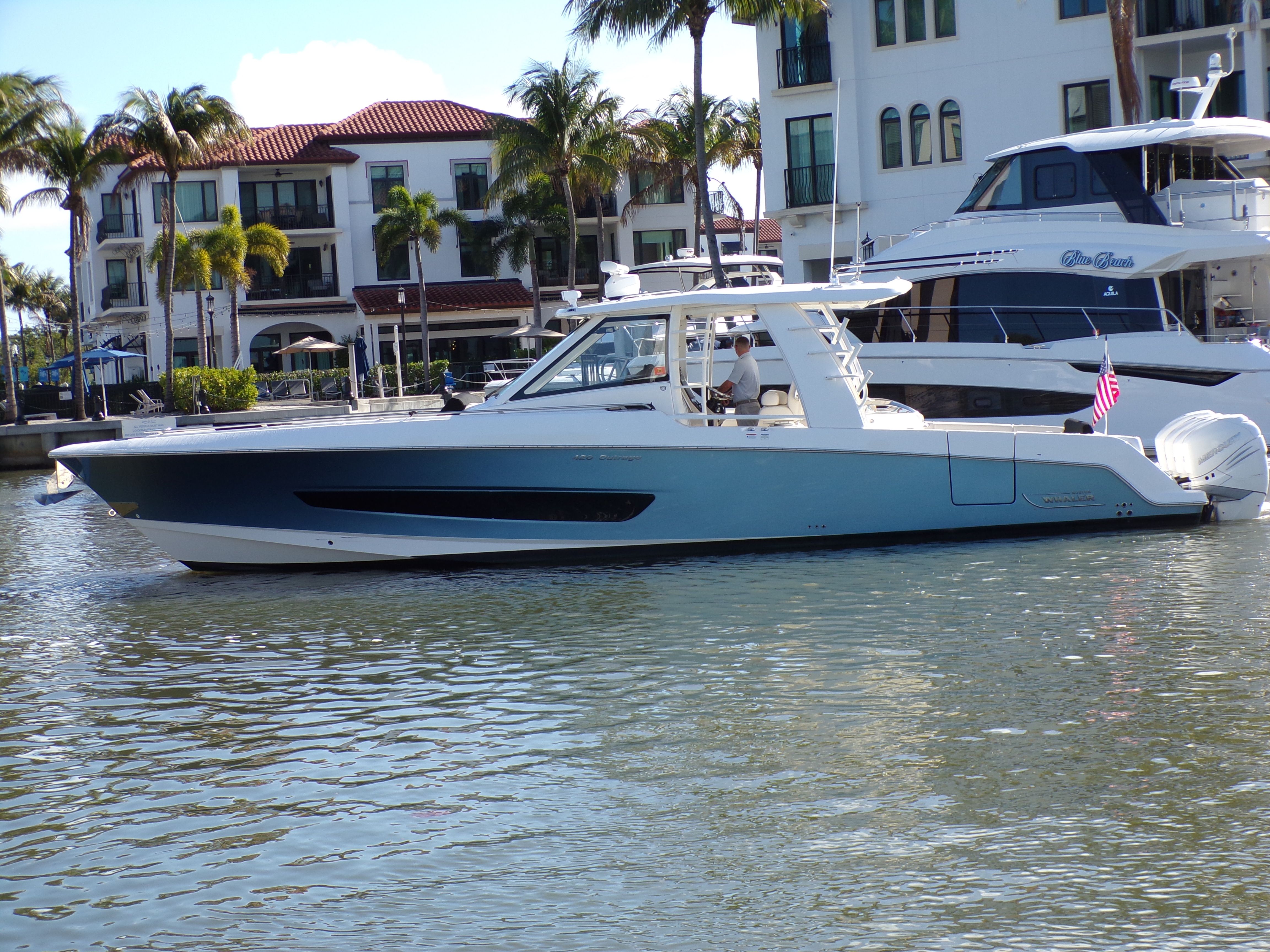 2018 Boston Whaler 420