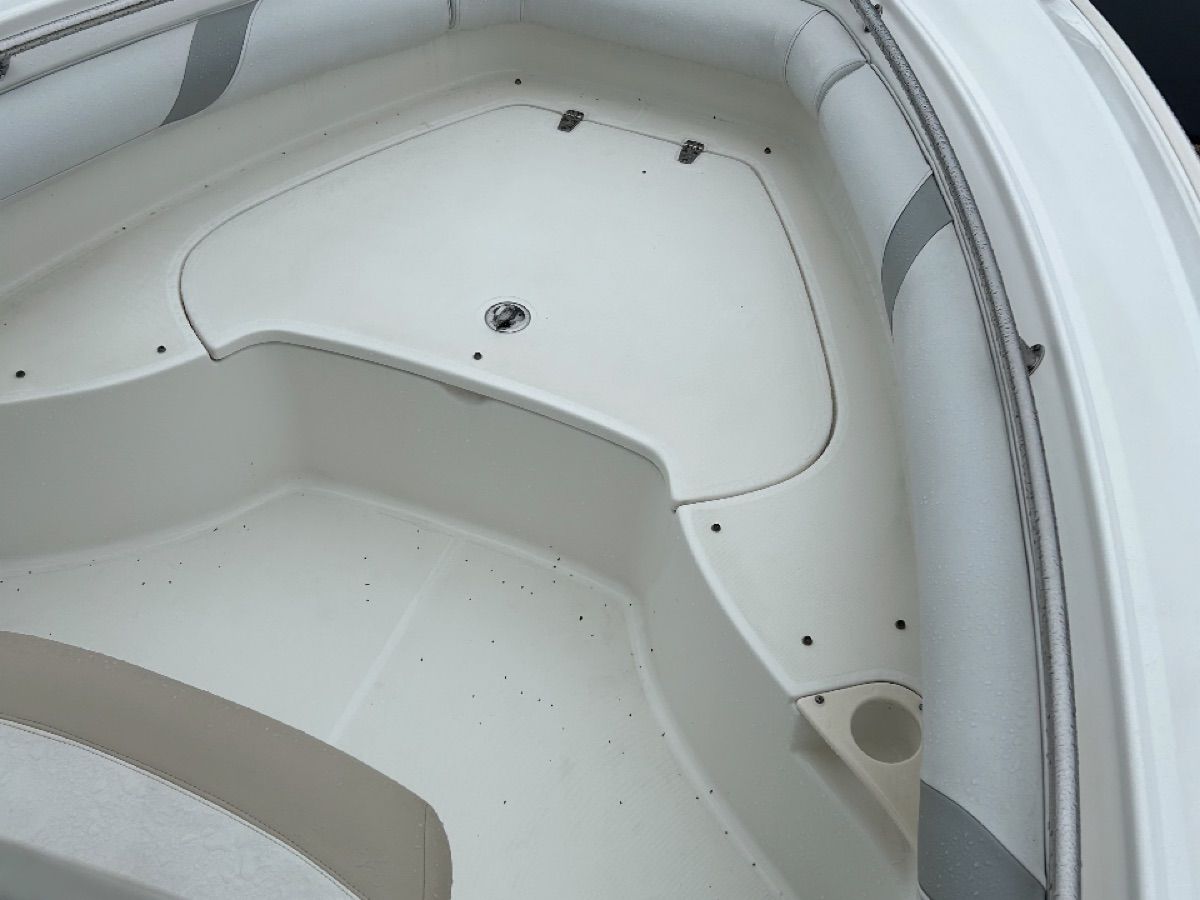 2008 Boston Whaler 240 Outrage - 8