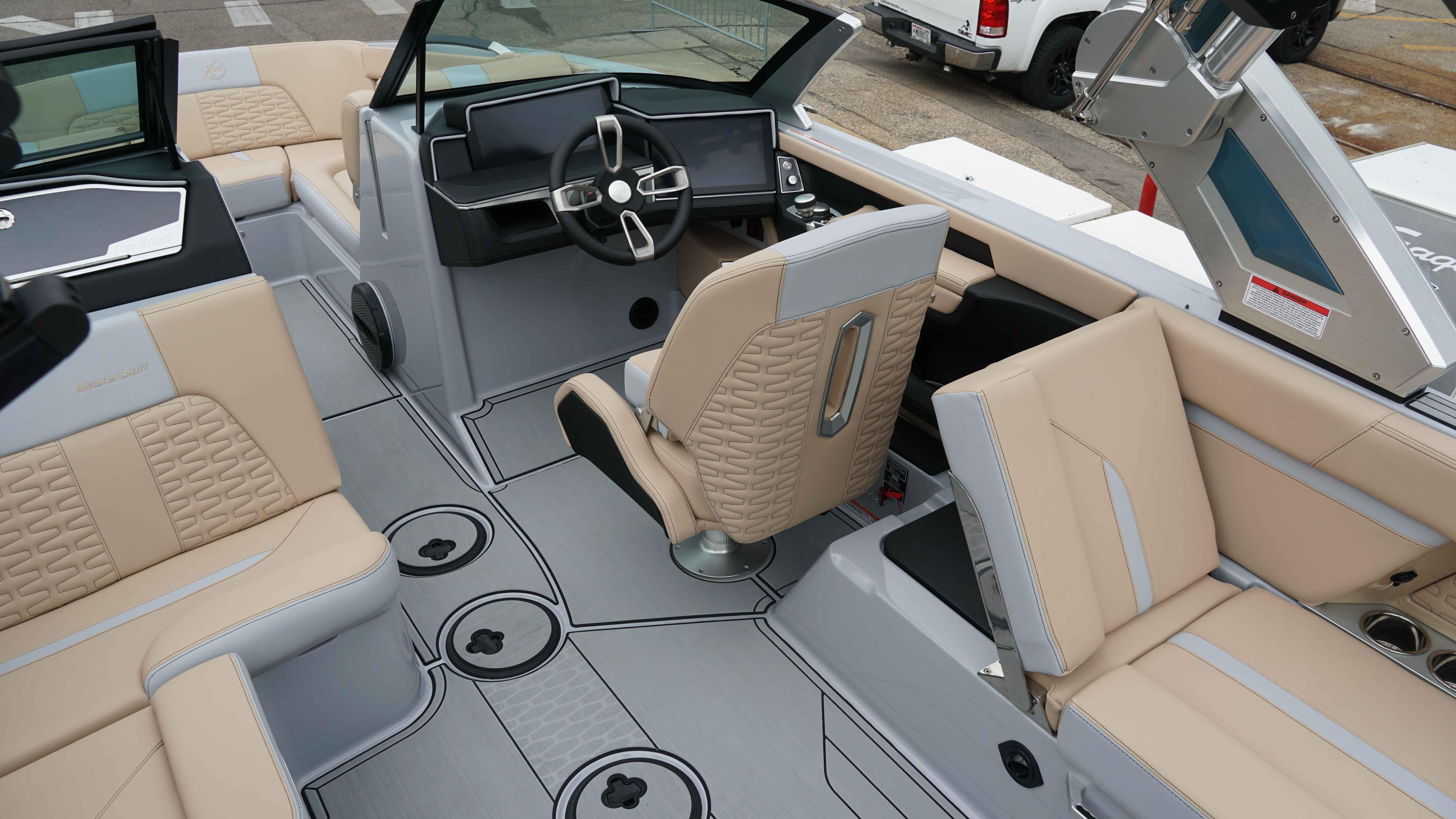 2025 MasterCraft X24 - 13