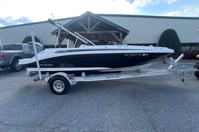 2023 Hurricane SunDeck Sport 185 OB