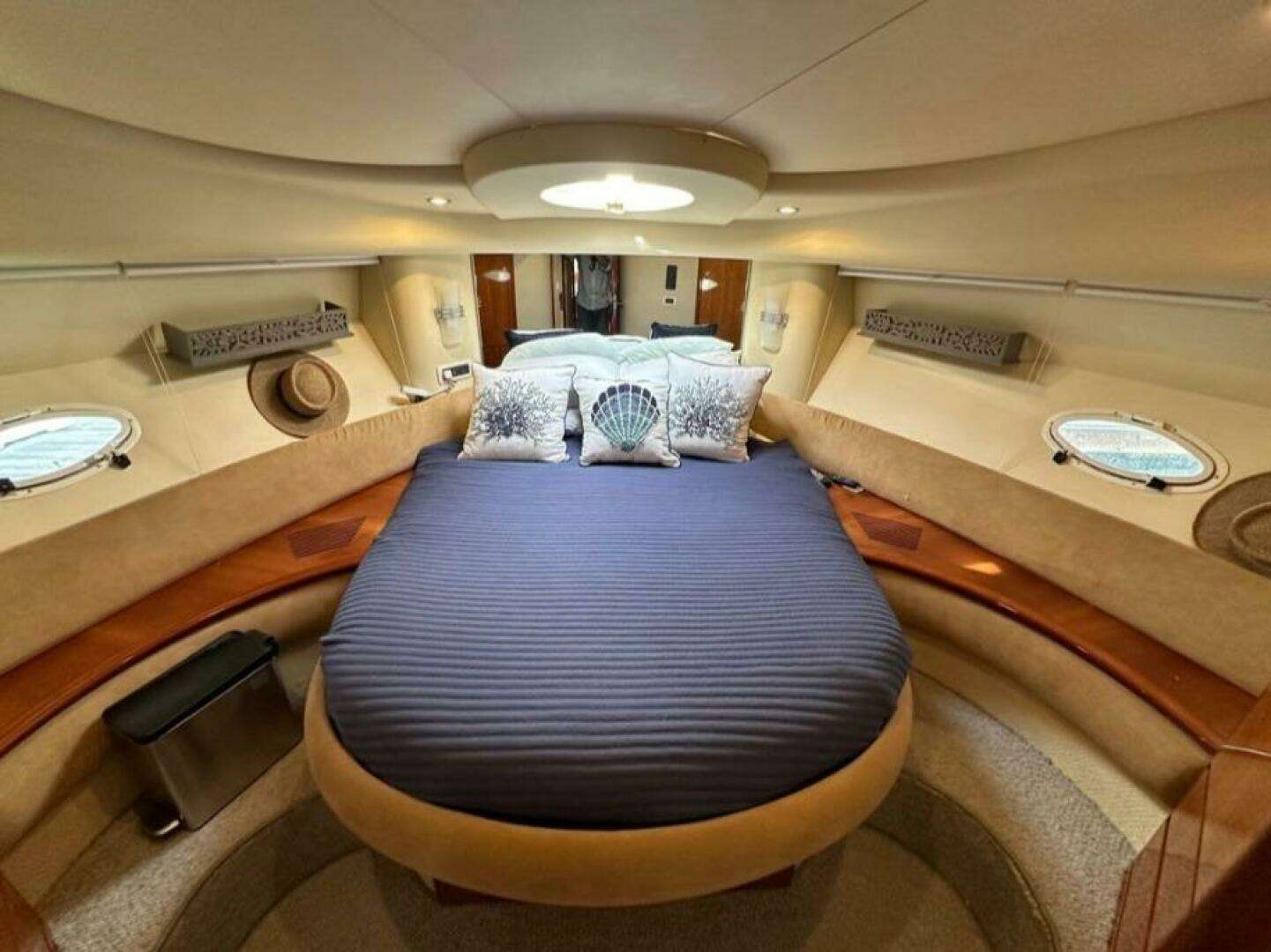 2001 Azimut 42 - Image 17